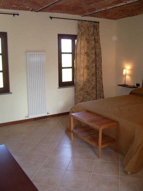 B&B Cascina Gaione Via Gallina,18B 12052 Neive Cn Rum bild